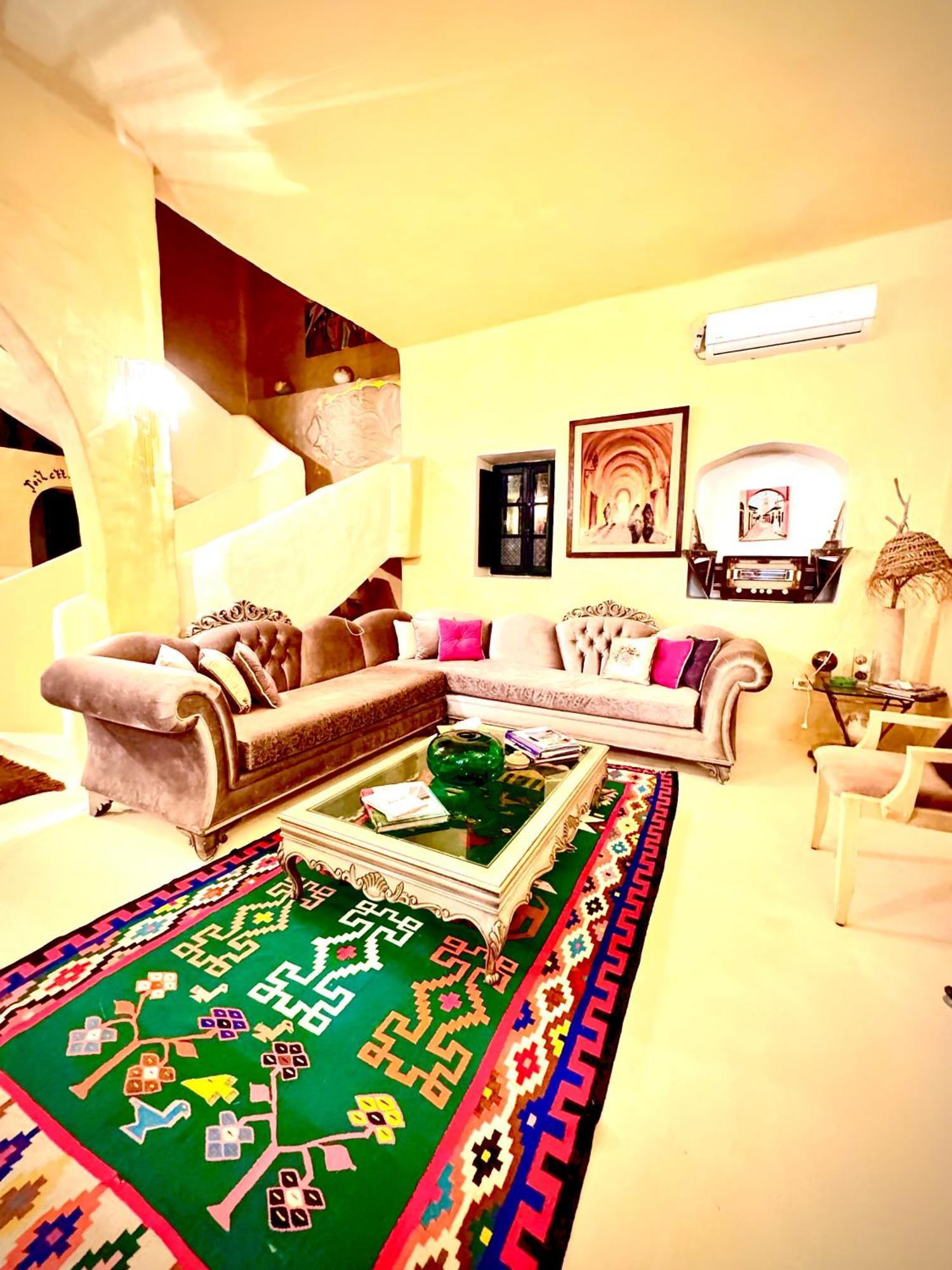 Dar Oueghlani - *